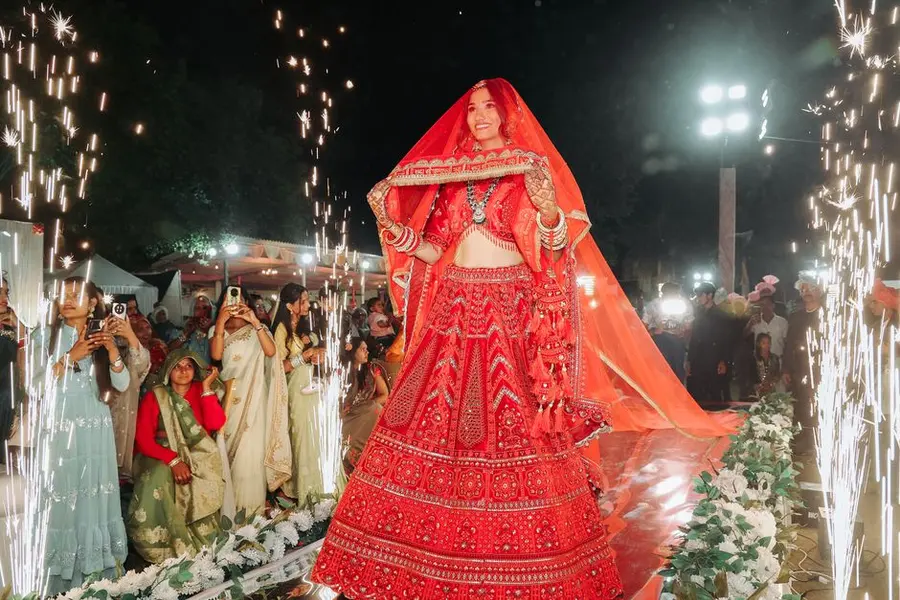 Phoolon ki Chadar Entry